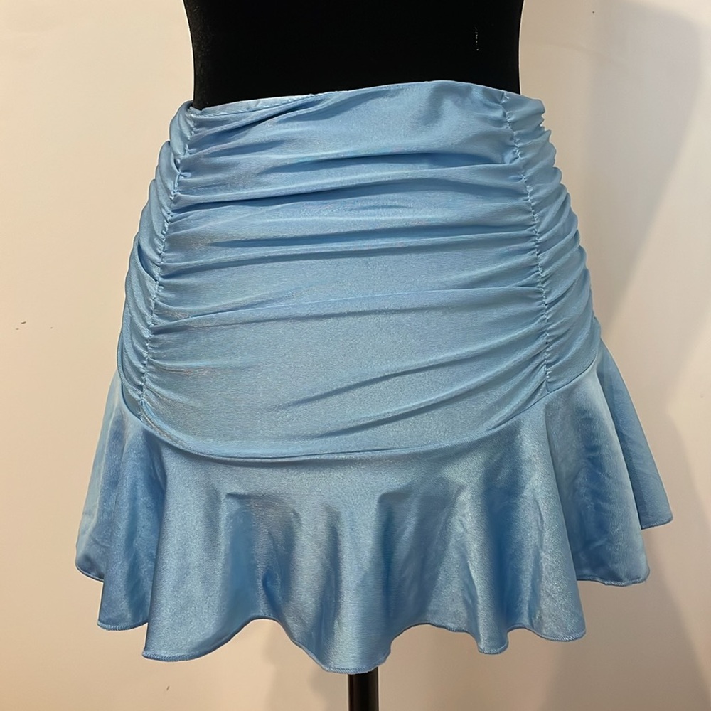 SHEIN Ruched Ruffle Hem Mini Skirt - Picture 2 of 3